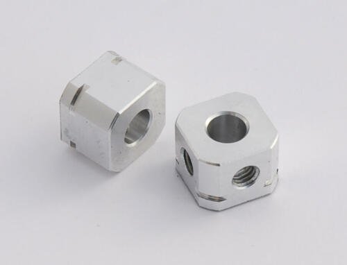 S857/15 Carré de roue 15mm (2 pièces)