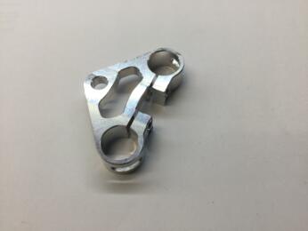 SD2232 - T Inférieur de Fourche - Moto 1/5ème