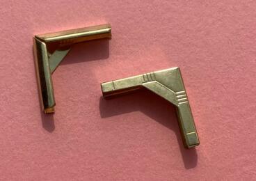 Coin en Métal pour Cartonnage - OR TRAVAILLE 20x20mm Ep 3.5mm (x4u)