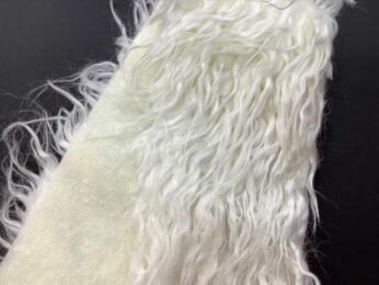 FOURRURE -  Peluche Blanche à Cheveux Longs (60x10cm) Idéal pour Barbe de GNOME