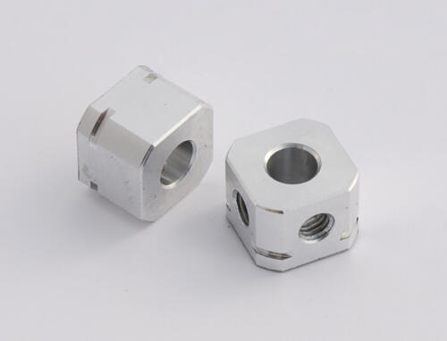 S857/14 - Carré de Roue 14 mm ( 2 pièces ) FF S88R