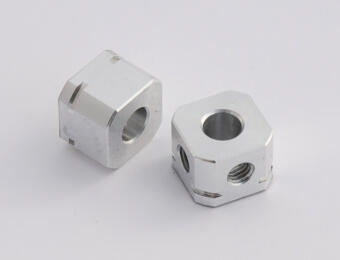 S857/14 - Carré de Roue 14 mm ( 2 pièces ) FF S88R